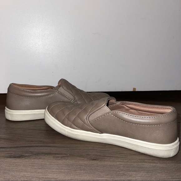 Reese Memory Foam Insole Sneakers - A New Day - Picture 2 of 5